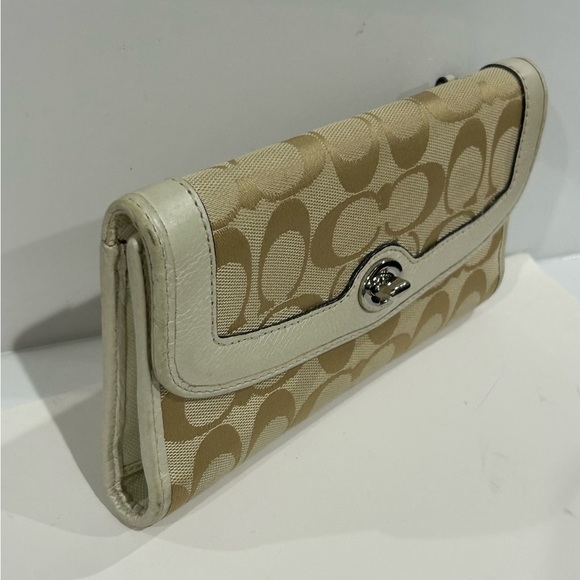 Vintage Coach Logo “C” monogram Cream Wallet clutch - Picture 3 of 8